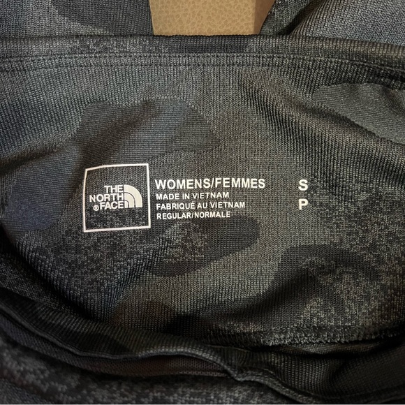 The North Face | High Rise Luxe Motivation Pocket 7/8 Leggings Black Camo Size M - Picture 4 of 11